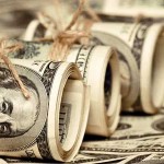 Prestamos bancarios BIlletes de dolar doblados