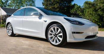 Tesla lanza, por fin, el low cost del Model 3