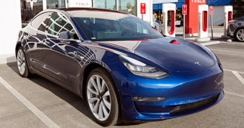 El Model 3 de Tesla causa furor en California