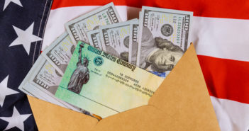 Muchos cheques de ayuda por el Covid-19 llegan esta semana Los cheques de ayuda por el Covid-19 llegarán en unos días